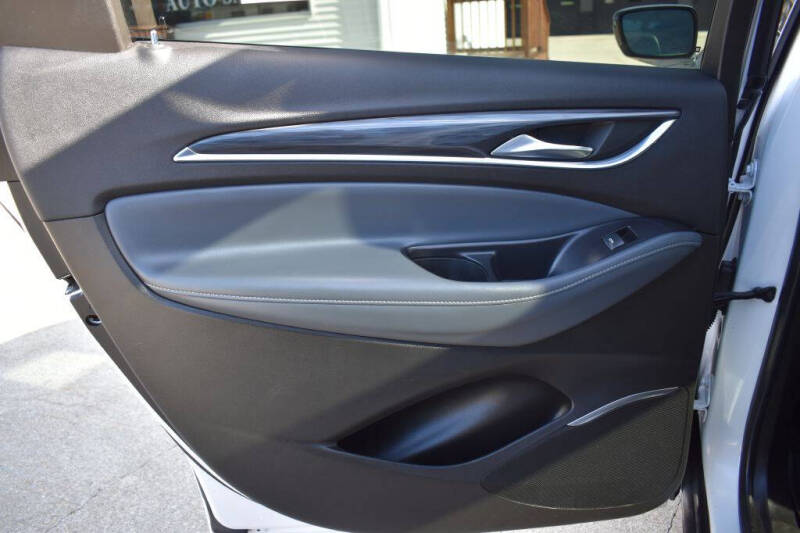 2021 Buick Enclave Essence