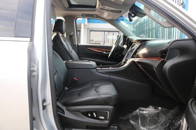 2016 Cadillac Escalade ESV Luxury Collection