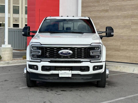 2025 Ford F-450 Super Duty Platinum