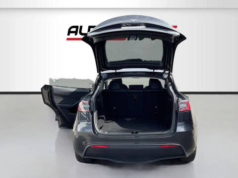 2025 Tesla Model Y Long Range