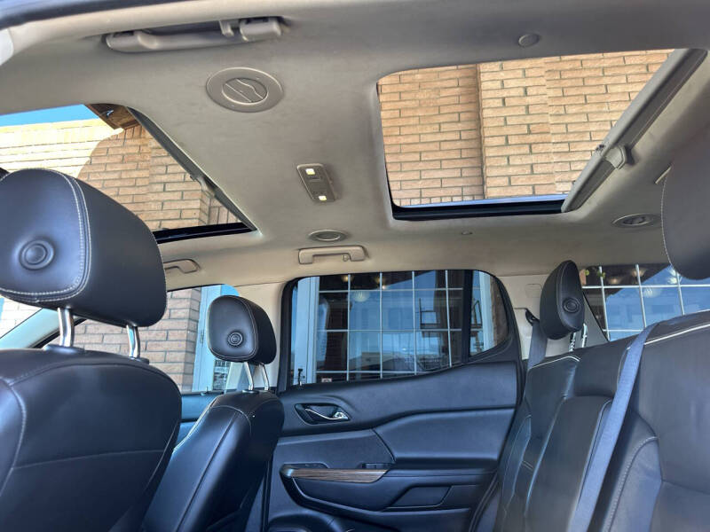 2017 GMC Acadia Denali