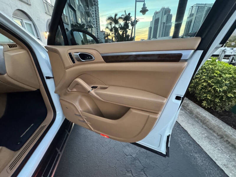 2013 Porsche Cayenne Tiptronic