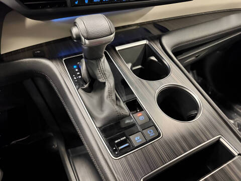 2023 Toyota Sienna Platinum 7-Passenger