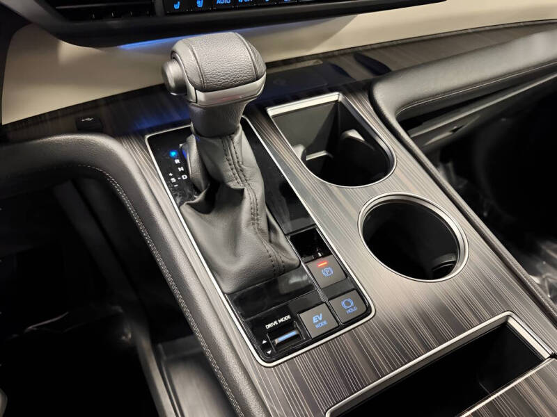 2023 Toyota Sienna Platinum 7-Passenger