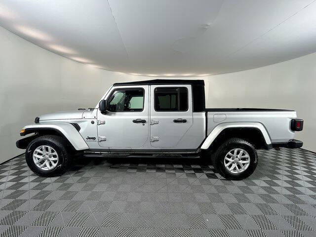 2023 Jeep Gladiator Sport