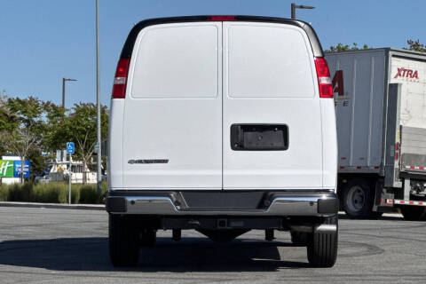 2025 Chevrolet Express 2500