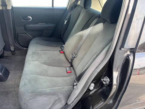 2011 Nissan Versa 1.8 S