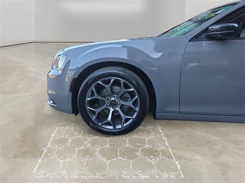 2018 Chrysler 300 Touring