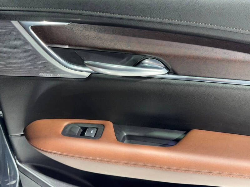 2020 Cadillac XT5 Sport