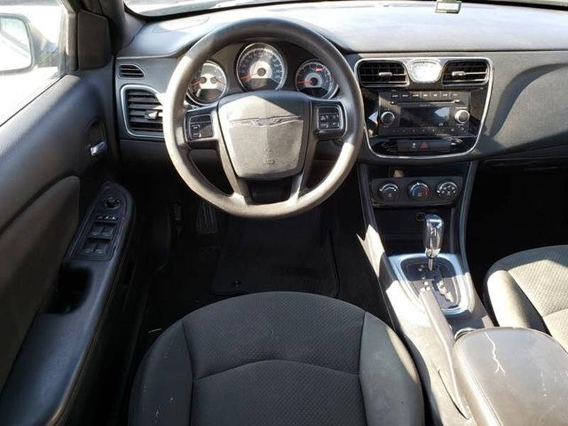 2011 Chrysler 200 LX