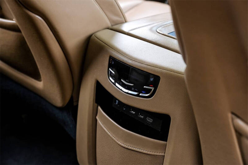 2019 Cadillac Escalade Platinum