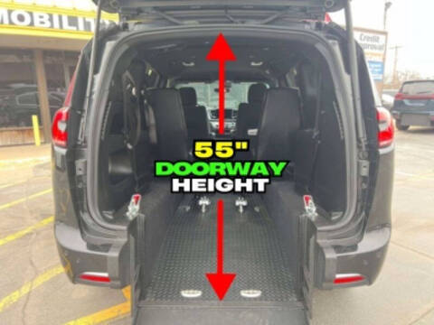 2024 Chrysler Pacifica Touring