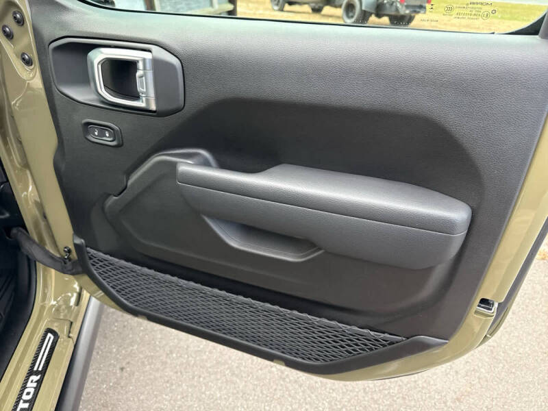 2025 Jeep Gladiator NightHawk