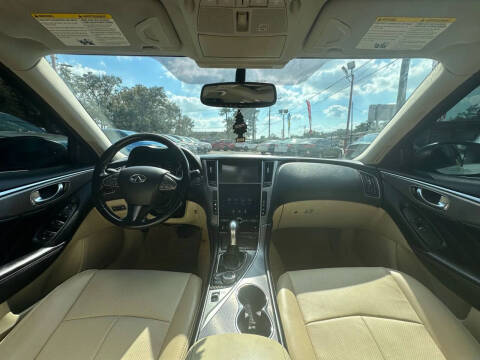 2015 Infiniti Q50 Premium