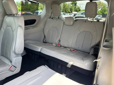 2021 Chrysler Pacifica Touring L