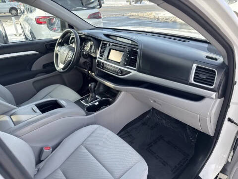 2015 Toyota Highlander LE