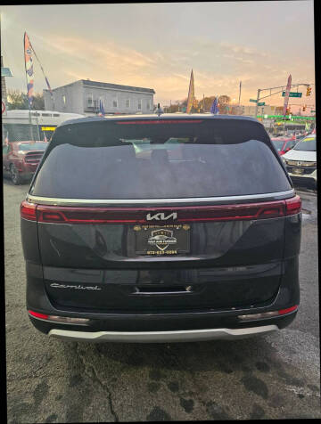 2022 Kia Carnival LX