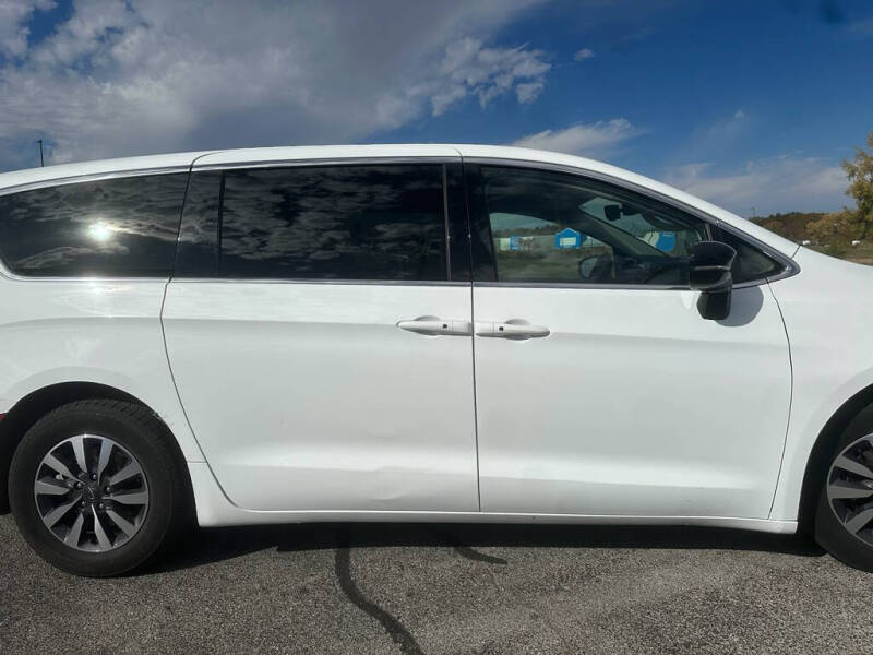 2024 Chrysler Pacifica Plug-In Hybrid