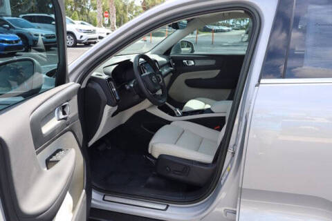 2023 Volvo XC40 B5 Plus Bright Theme