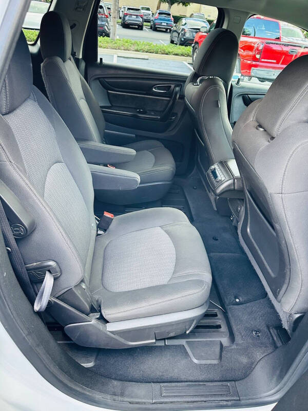 2017 Chevrolet Traverse LT