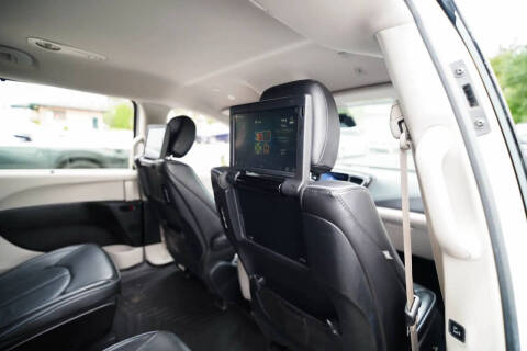 2018 Chrysler Pacifica Hybrid Limited