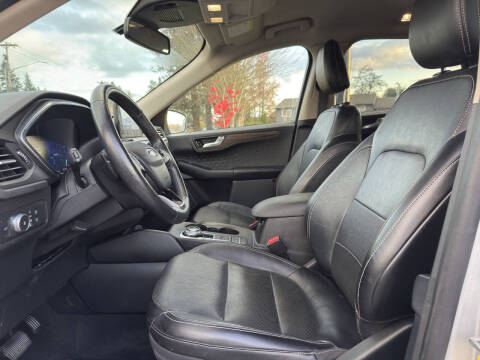 2020 Ford Escape Titanium