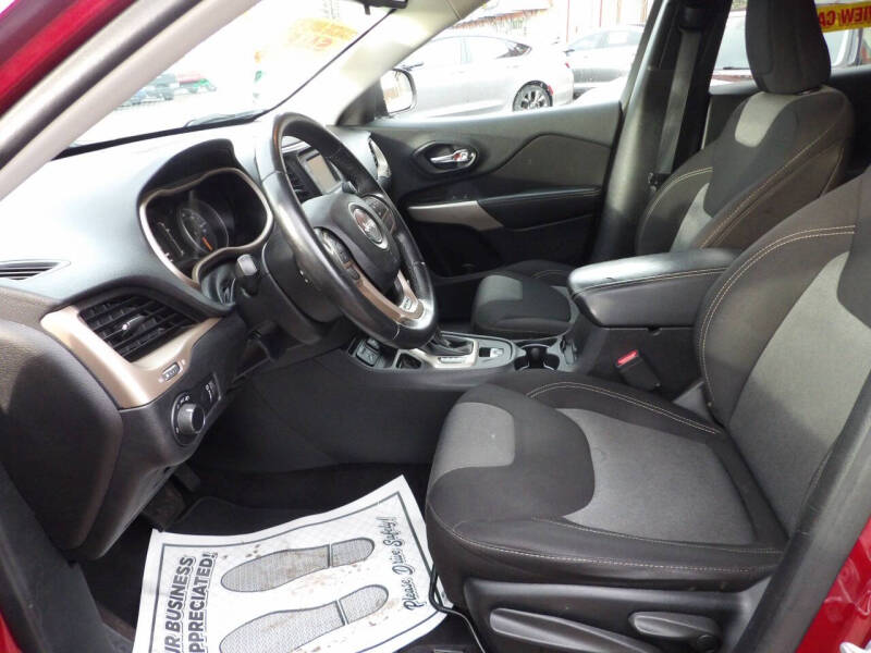 2017 Jeep Cherokee Sport