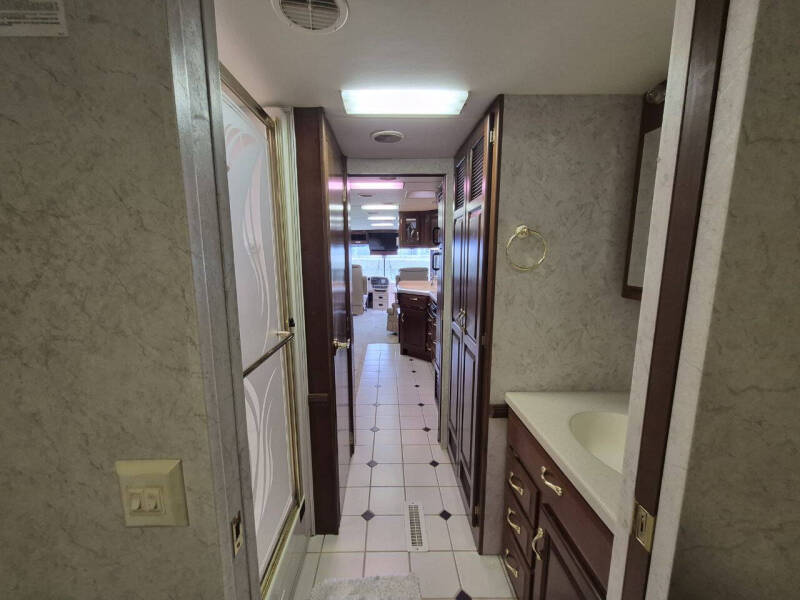 2002 Newmar Dutch Star 3852