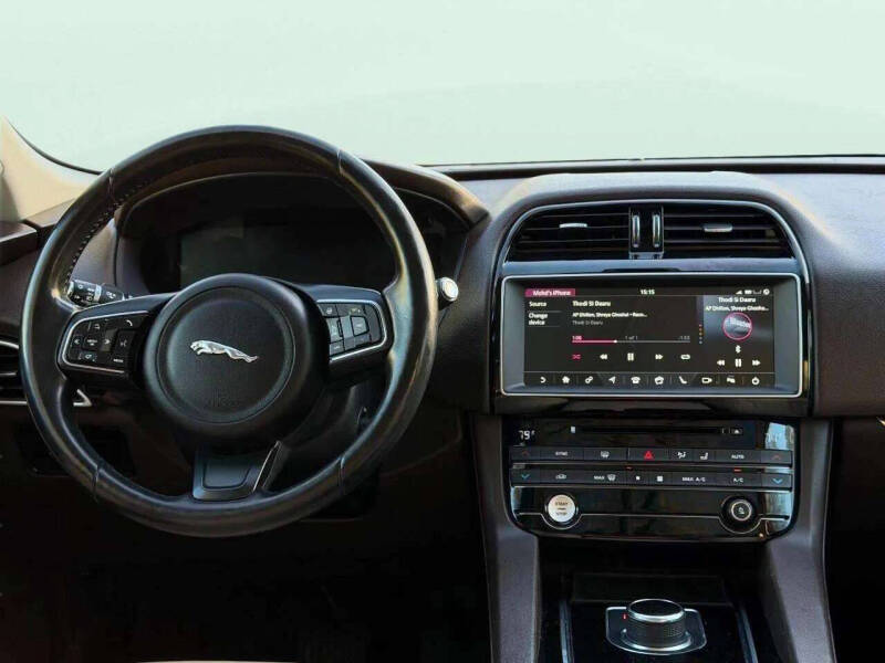 2017 Jaguar F-PACE 20d Prestige