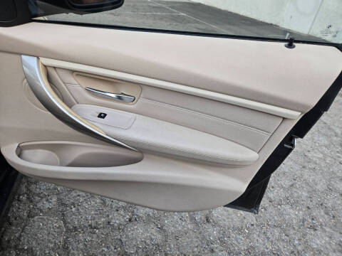 2012 BMW 3 Series 328i