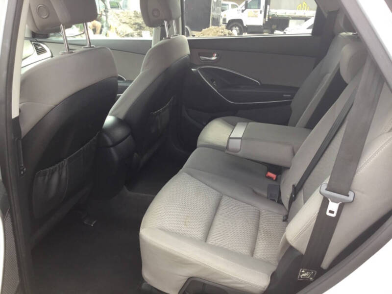 2016 Hyundai Santa Fe SE