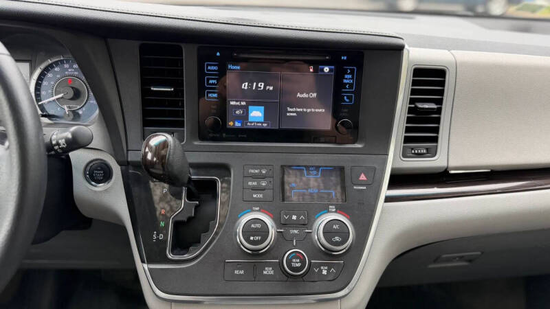 2017 Toyota Sienna