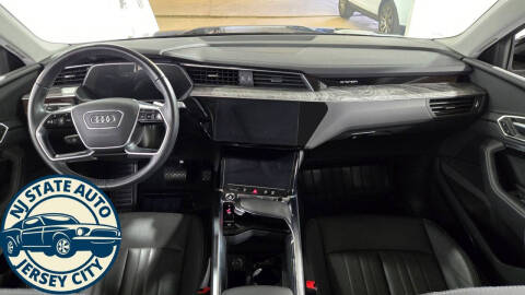 2021 Audi e-tron quattro Premium Plus