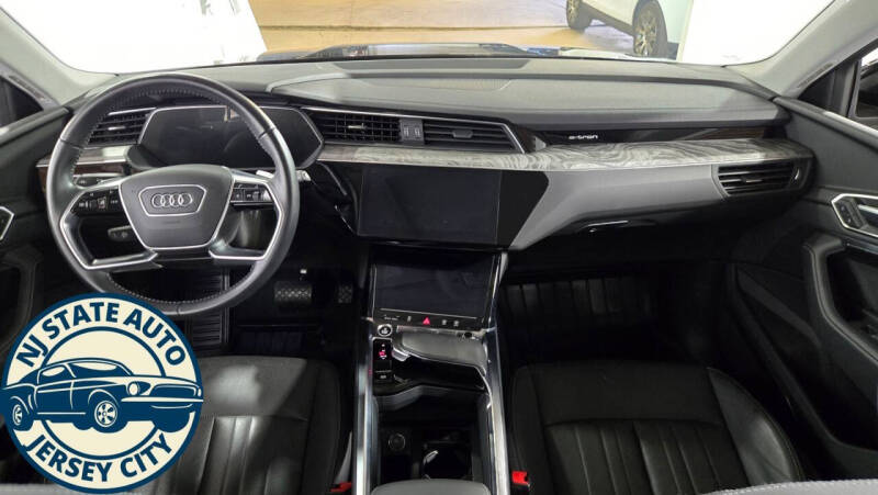 2021 Audi e-tron quattro Premium Plus
