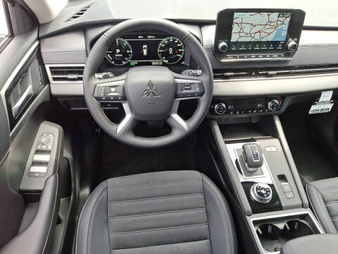 2025 Mitsubishi Outlander PHEV SE