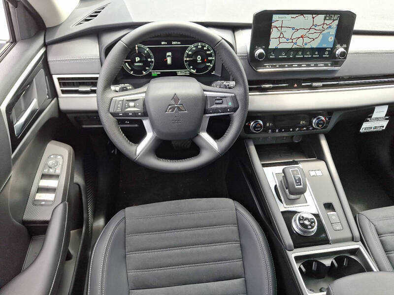 2025 Mitsubishi Outlander PHEV SE