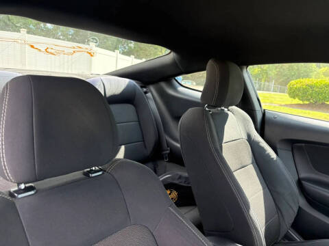 2016 Ford Mustang V6