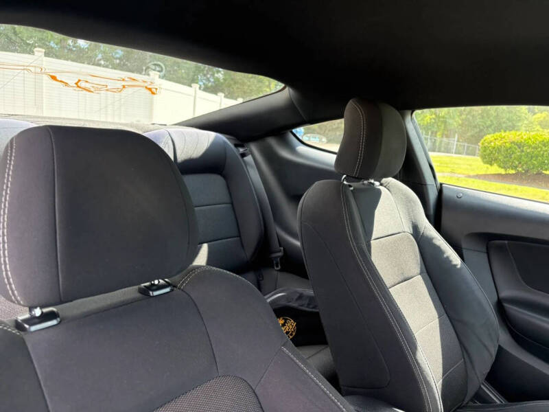 2016 Ford Mustang V6