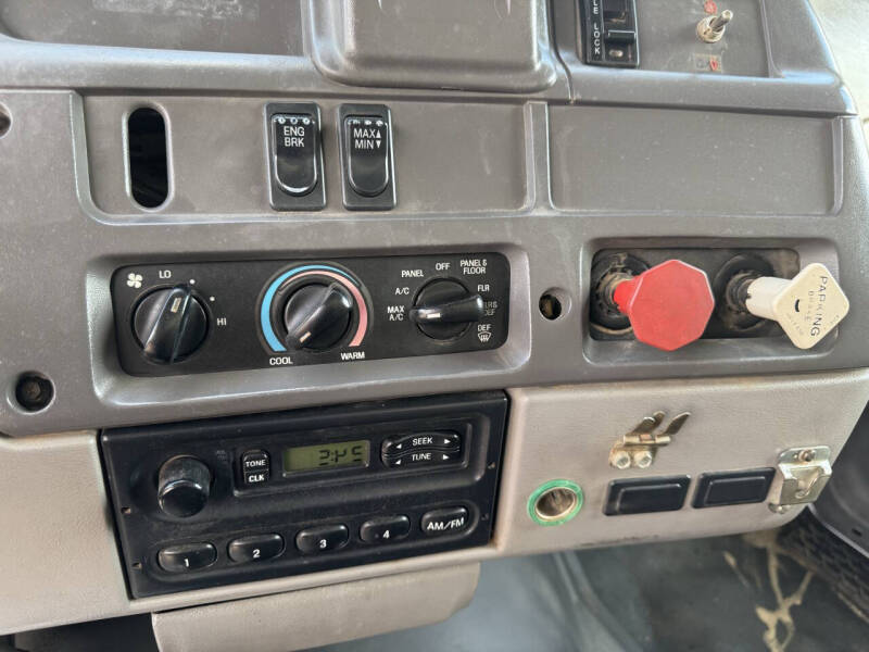 2000 Sterling LT9500 Series
