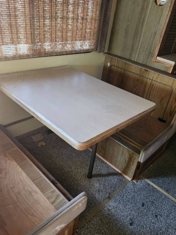 1989 Pace American 37F