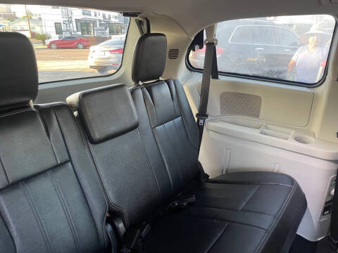 2016 Chrysler Town and Country Touring