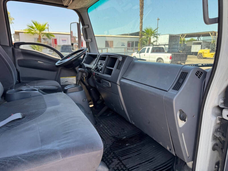 2014 Isuzu NRR