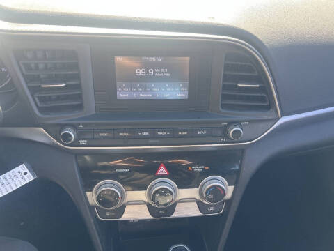 2019 Hyundai Elantra SE