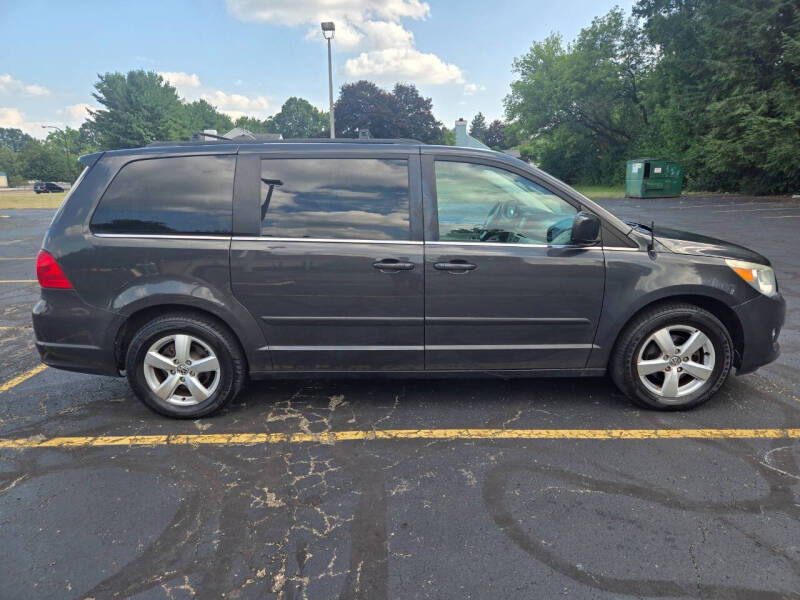 2011 Volkswagen Routan SEL