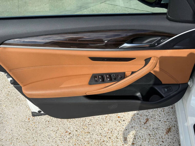 2019 BMW 5 Series 530i