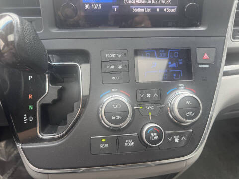 2015 Toyota Sienna XLE Premium 8-Passenger