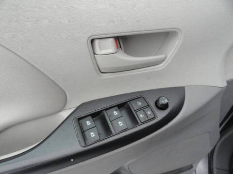 2019 Toyota Sienna LE 7-Passenger