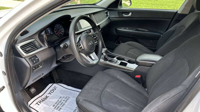 2019 Kia Optima LX photo 8