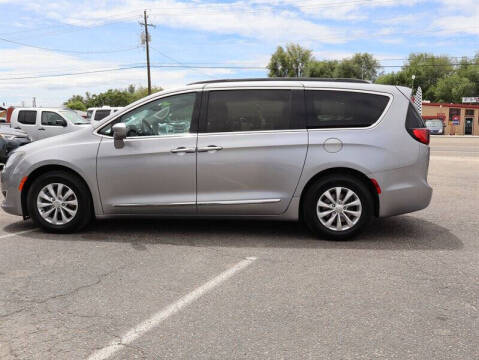2017 Chrysler Pacifica Touring-L