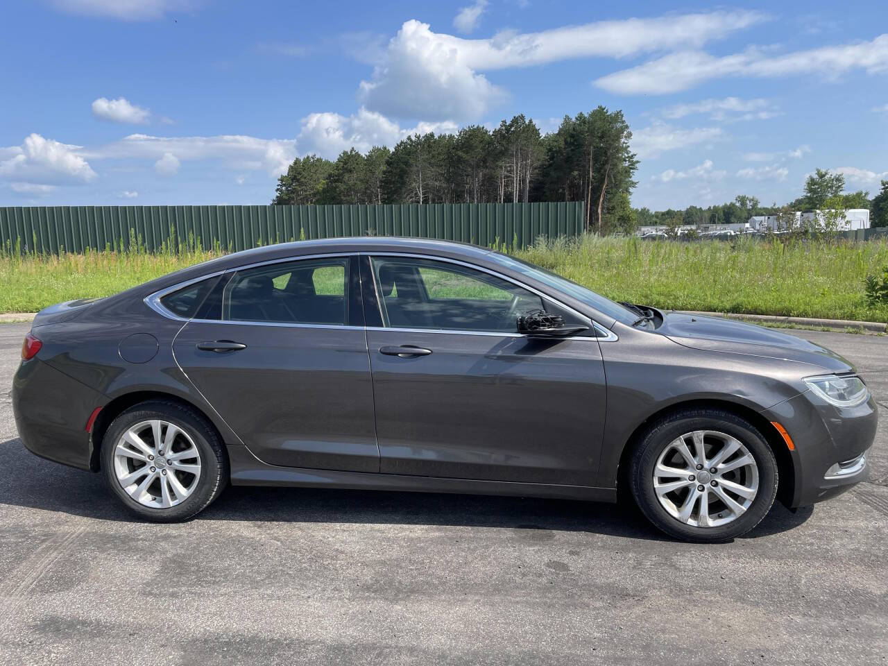 2015 Chrysler 200 for sale at Twin Cities Auctions in Elk River, MN